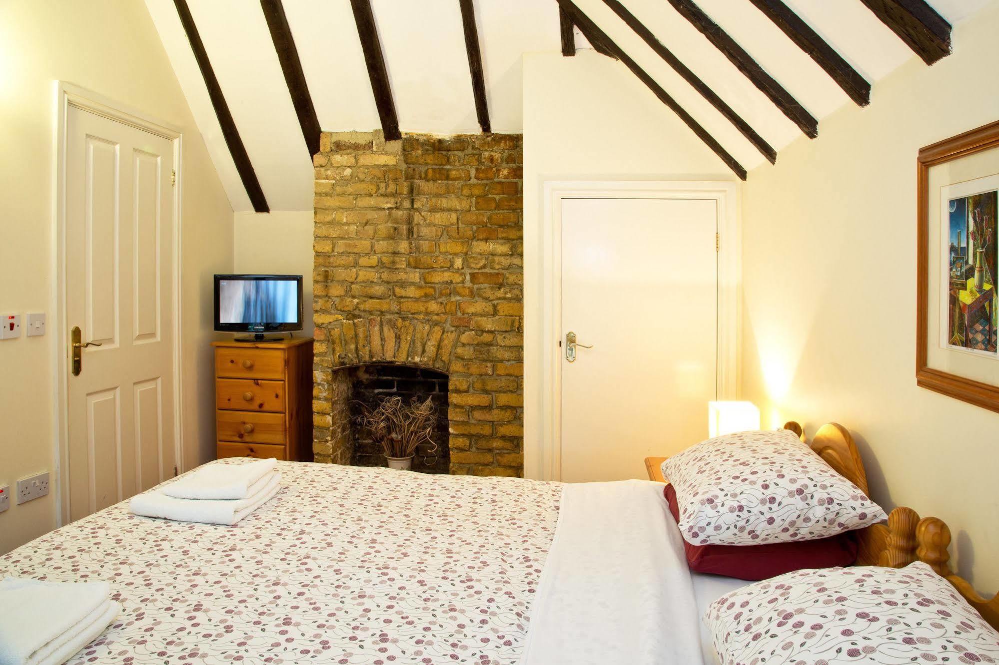 Detling Coachhouse Bed and Breakfast Maidstone Eksteriør billede