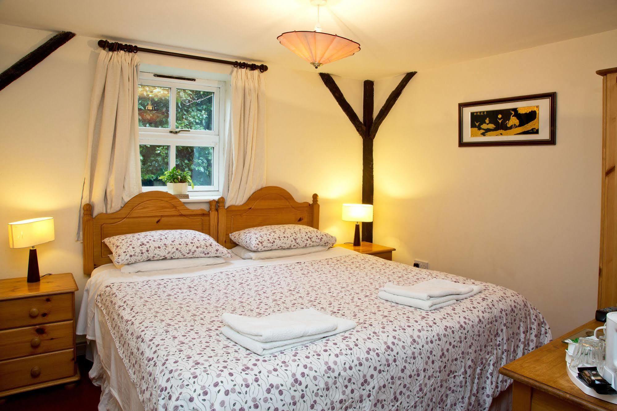 Detling Coachhouse Bed and Breakfast Maidstone Eksteriør billede